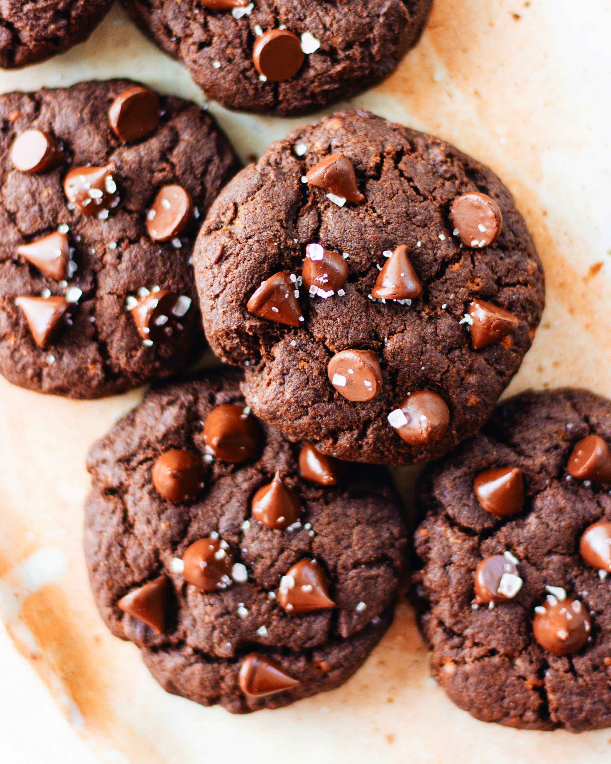 Bake the ultimate chocolate chip cookies every time! This easy recipe delivers soft, chewy, and delicious cookies with gooey chocolate chips. Perfect for beginners and seasoned bakers alike.