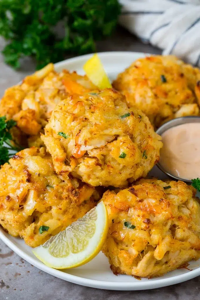 🦀 The Ultimate Crab Cake Recipe: A Coastal Delight for Your Kitchen 2 easy crab cakes